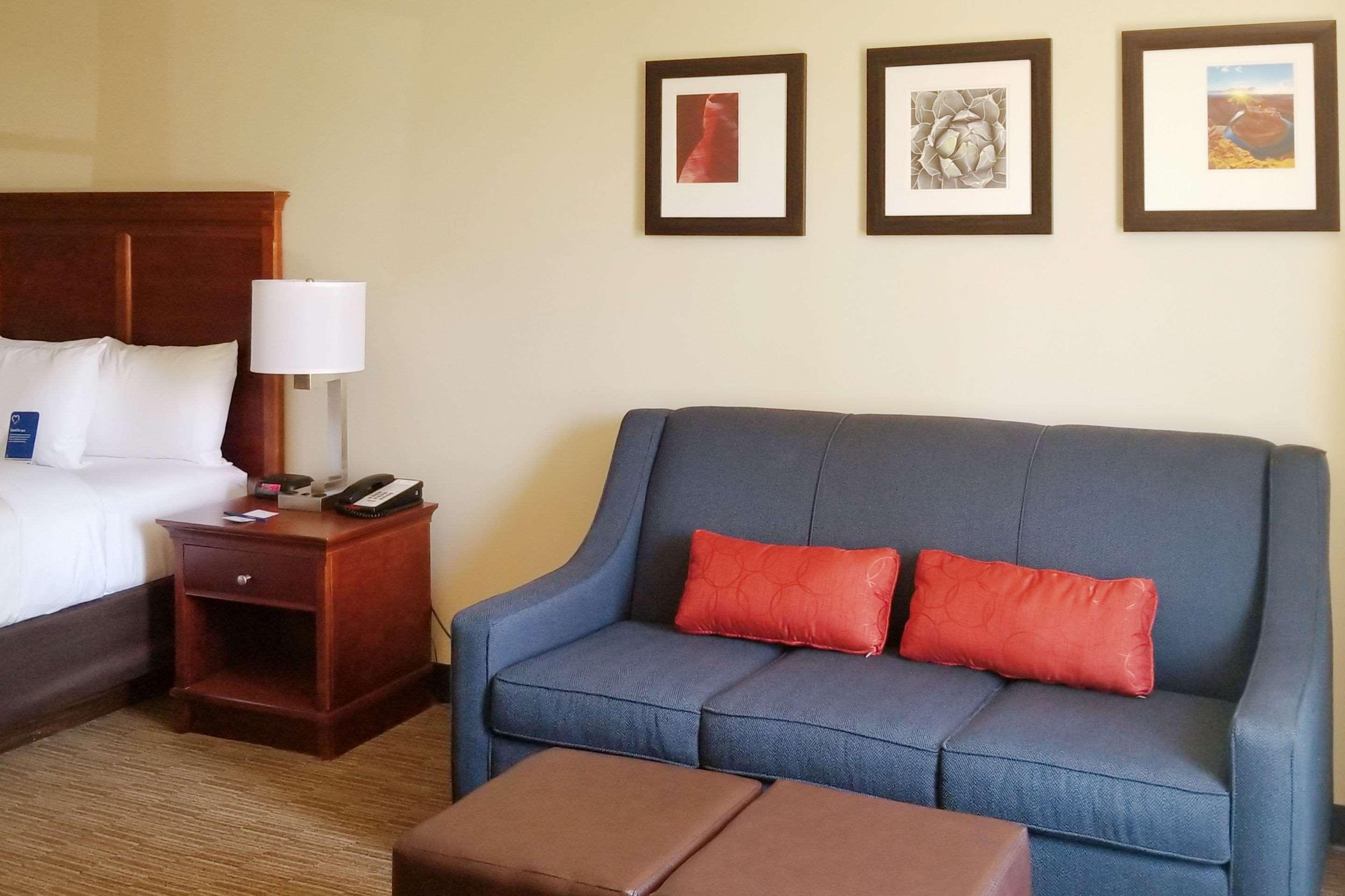 Comfort Inn & Suites Tempe Phoenix Sky Harbor Airport Exterior photo
